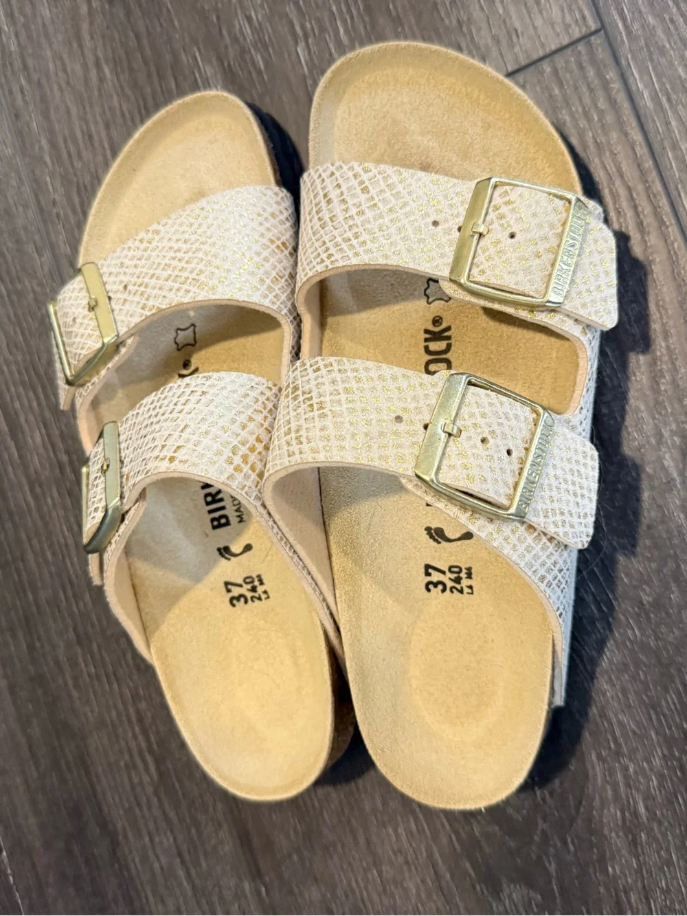 NWOB Birkenstock Arizona Shiny Python Sandals – Eggshell/Gold - 37